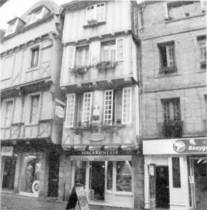  4/5 storey buildings in a Brittany town street